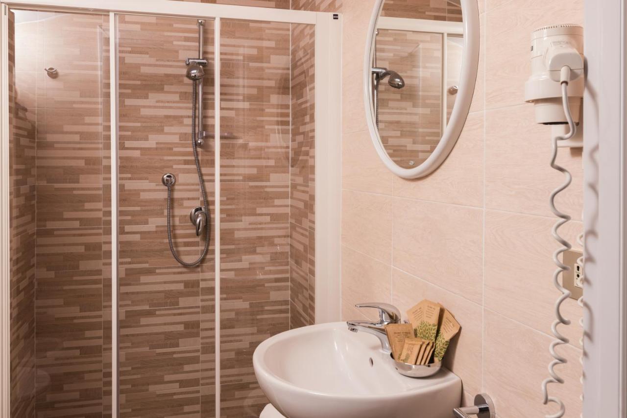Hotel Lydia Cervia Eksteriør billede
