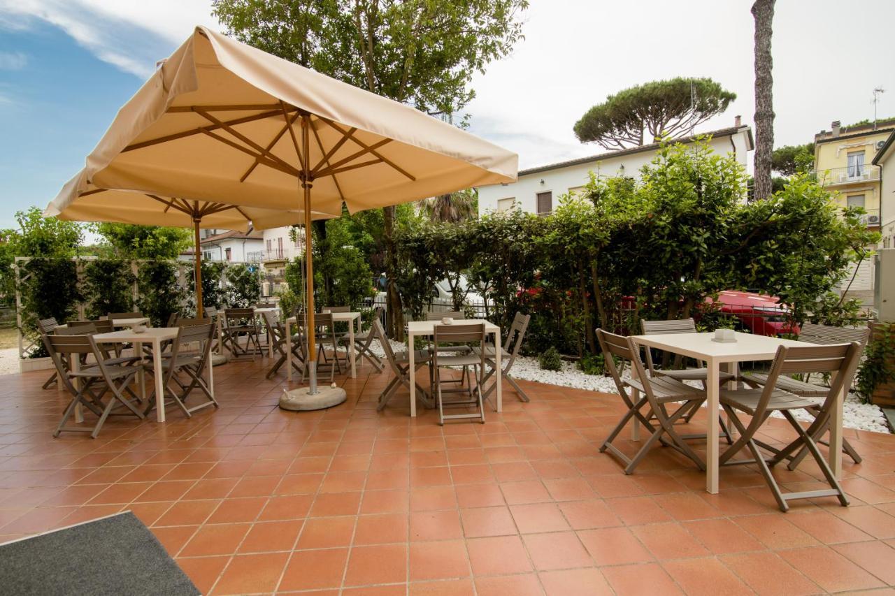 Hotel Lydia Cervia Eksteriør billede